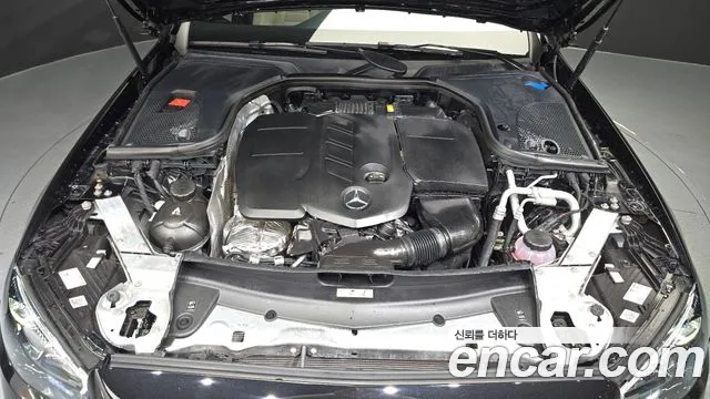 Mercedes-Benz E-Class — Фото автомобиля 6