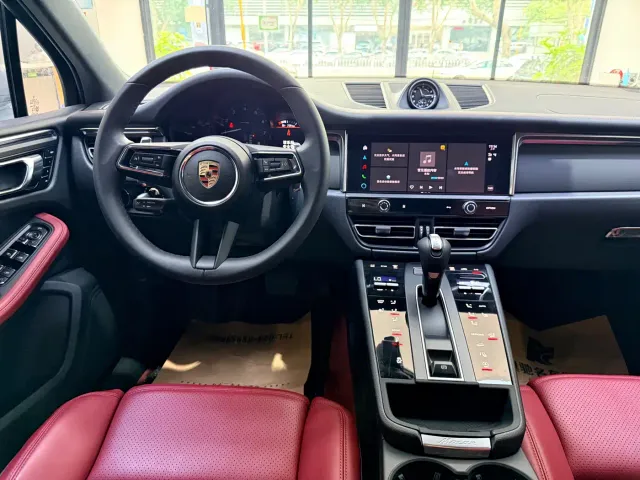 Porsche Macan — Фото автомобиля 14