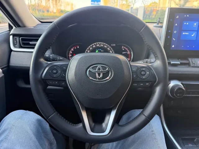 Toyota RAV4 — Фото автомобиля 6