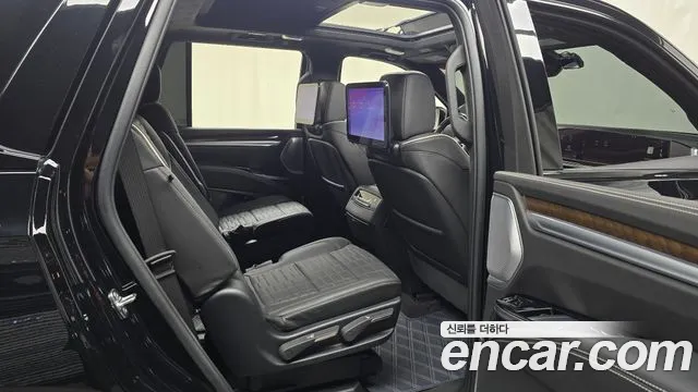 Cadillac Escalade Escalade 5 поколение — Фото автомобиля 8