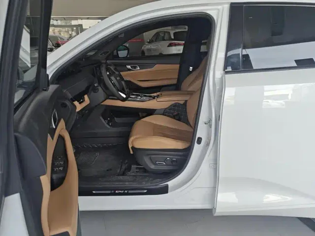 Changan Changan UNI-K 2021 2.0T Premium — Фото автомобиля 9