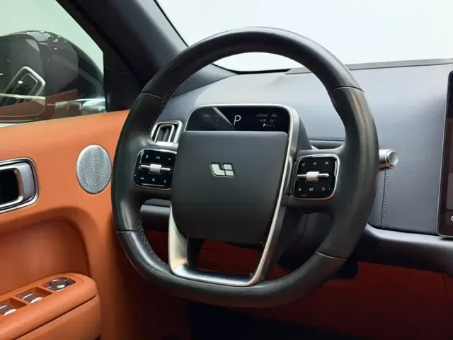 Li Auto Li Xiang L9 2023 Model Pro — Фото автомобиля 11