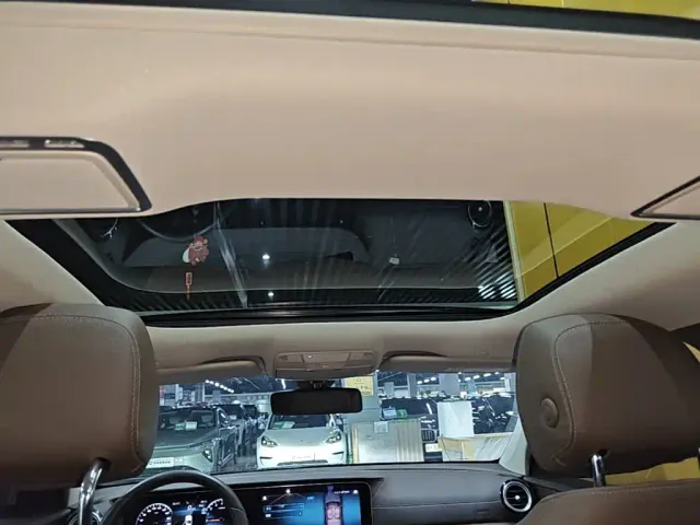 Mercedes-Benz E-Class — Фото автомобиля 17