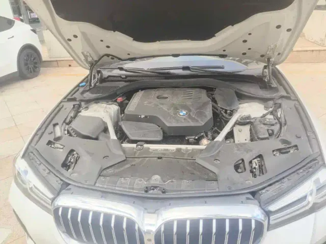 BMW 5 Series — Фото автомобиля 3