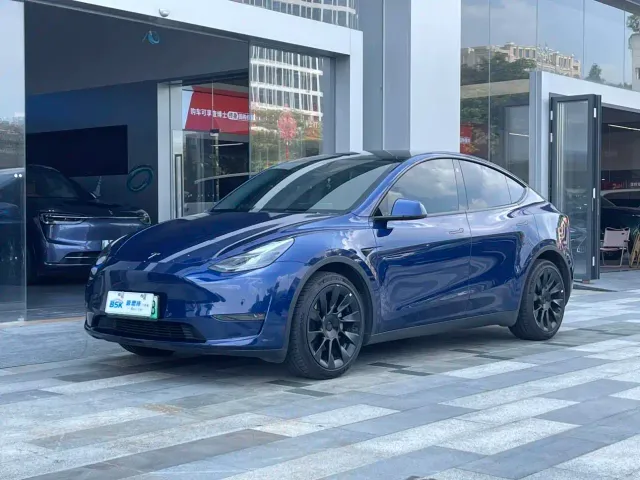 Фотография автомобиля — Tesla Model Y