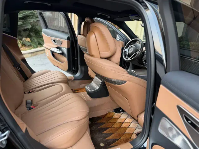 Mercedes-Benz E-Class — Фото автомобиля 10