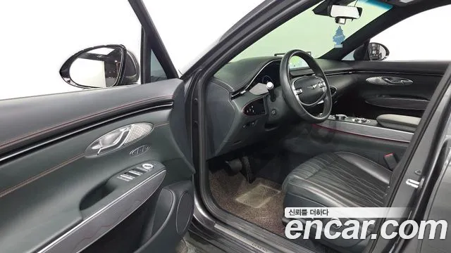 Genesis GV70 — Фото автомобиля 15
