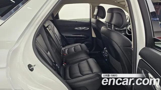 Genesis GV70 — Фото автомобиля 16