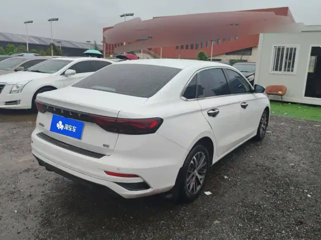 Geely Emgrand — Фото автомобиля 3