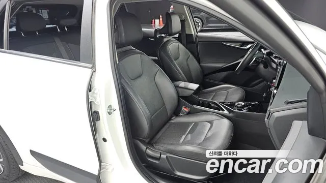 Kia Niro New — Фото автомобиля 16