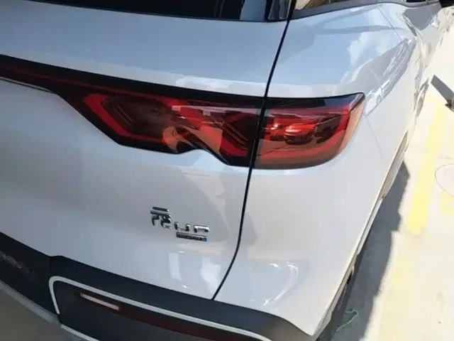BYD Yuan UP 2024 401KM Leading Edition — Фото автомобиля 7