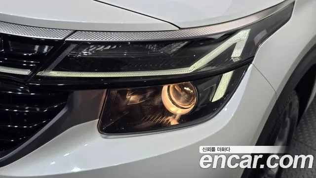 Kia Seltos — Фото автомобиля 7