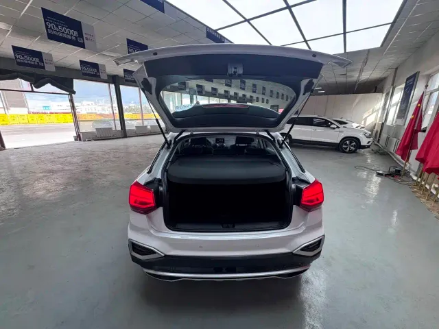 Audi Q2L — Фото автомобиля 14
