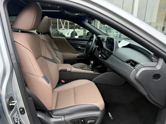 Lexus ES — Фото автомобиля 6