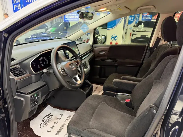 Honda Odyssey — Фото автомобиля 5