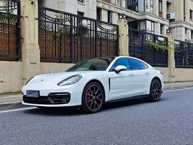Фотография автомобиля — Porsche Panamera
