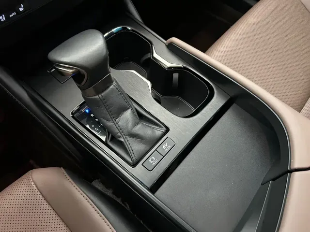 Lexus ES — Фото автомобиля 25