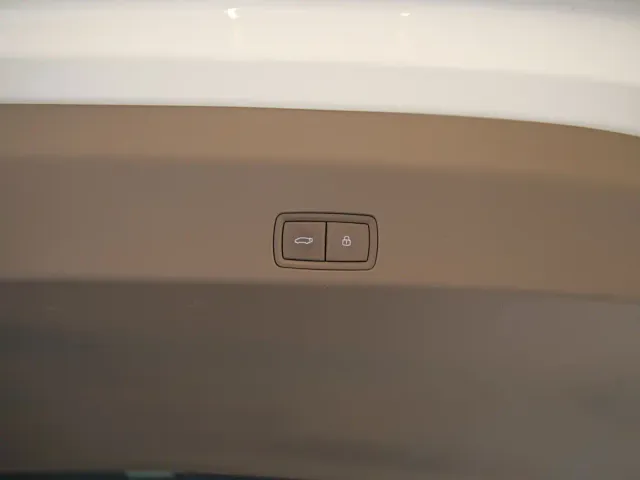 Li Auto MEGA — Фото автомобиля 14