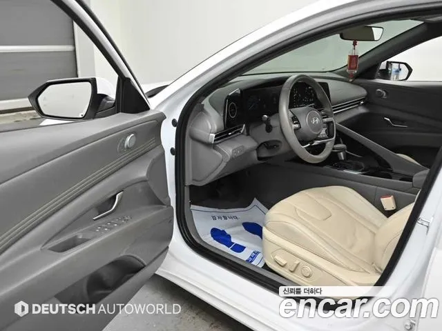 Hyundai Avante CN7 — Фото автомобиля 11