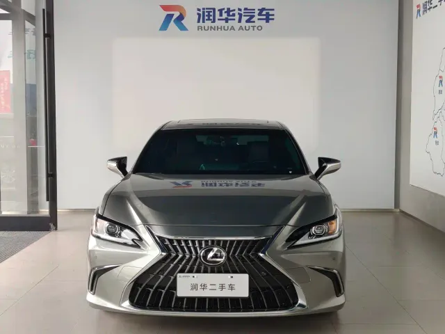 Lexus ES — Фото автомобиля 2