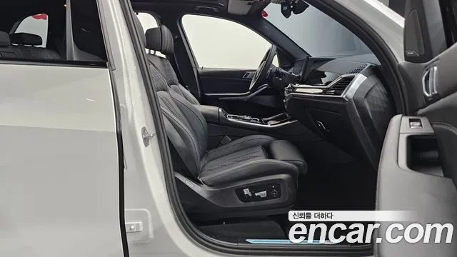 BMW X5 xDrive 40i M Sport — Фото автомобиля 21