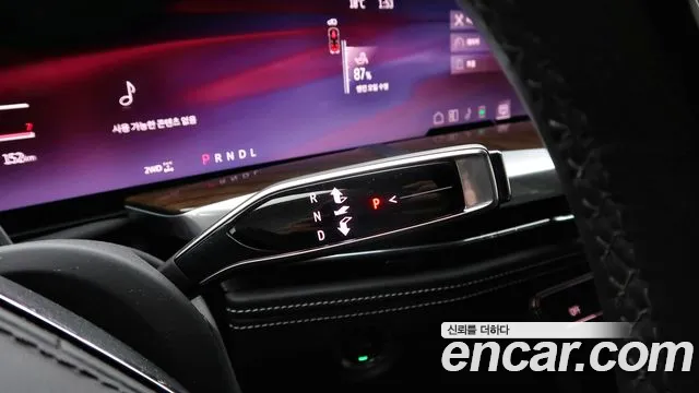 Cadillac Escalade — Фото автомобиля 16