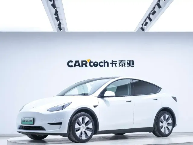 Фотография автомобиля — Tesla Model Y
