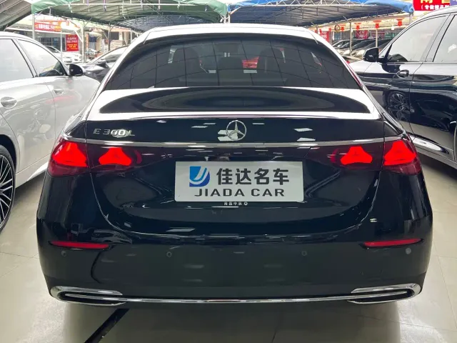 Mercedes-Benz E-Class — Фото автомобиля 14