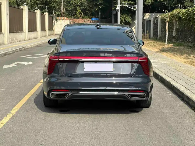 Hongqi H5 — Фото автомобиля 13
