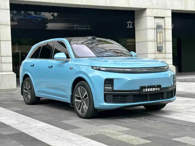 Li Auto L7 — Фото автомобиля 3