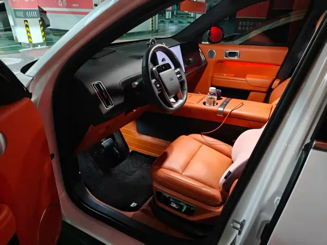Li Auto L7 — Фото автомобиля 4