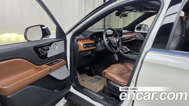 Lincoln Aviator 2nd Gen — Фото автомобиля 15