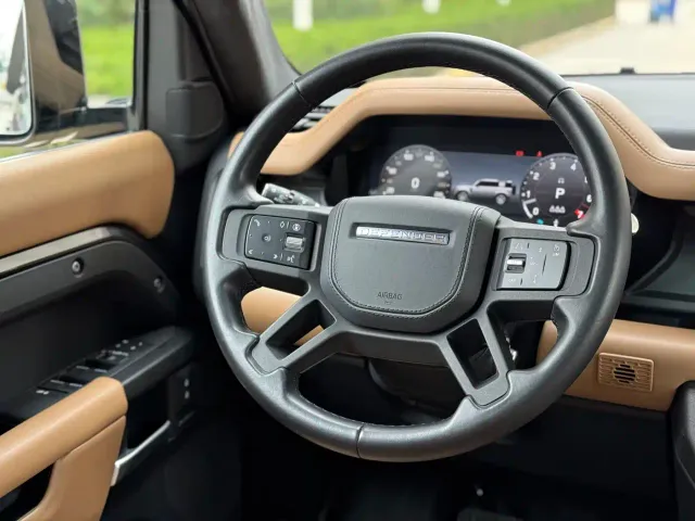 Land Rover Defender — Фото автомобиля 8