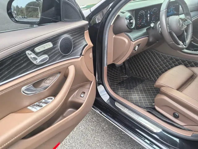 Mercedes-Benz E-Class — Фото автомобиля 26