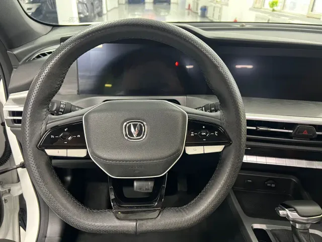 Changan CS35 Plus — Фото автомобиля 4