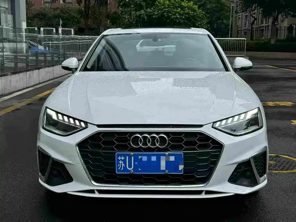 Фотография автомобиля — Audi Audi A4L