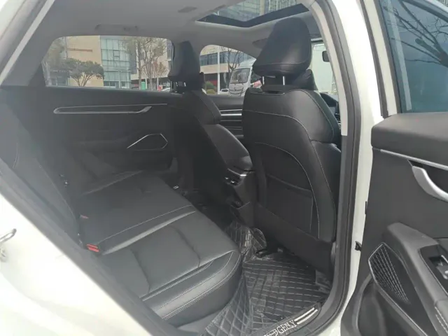Geely Emgrand — Фото автомобиля 11