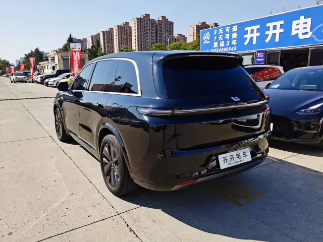 Li Auto L8 — Фото автомобиля 6