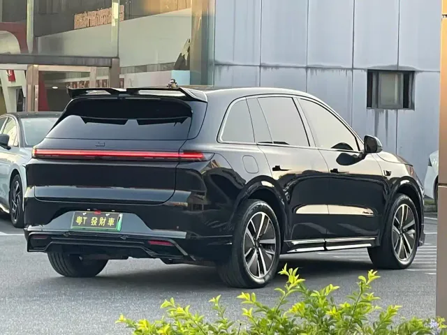 Li Auto L6 — Фото автомобиля 9
