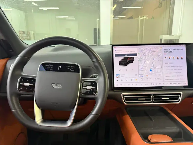 Li Auto L8 — Фото автомобиля 17
