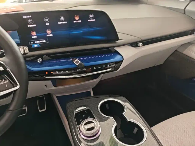 Cadillac Optiq — Фото автомобиля 12