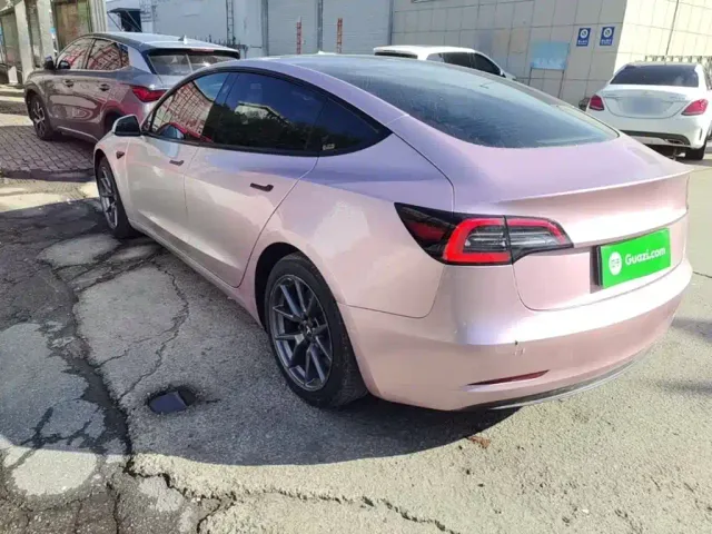 Tesla Model 3 — Фото автомобиля 4