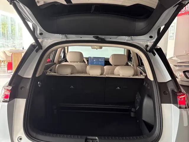 BYD Sealion 05 EV — Фото автомобиля 13