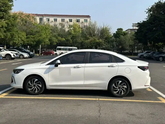 BAIC Beijing U5 PLUS — Фото автомобиля 5