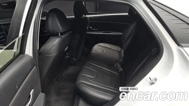 Hyundai Avante CN7 — Фото автомобиля 11