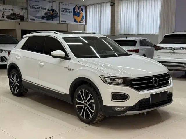 Volkswagen T-Roc — Фото автомобиля 3