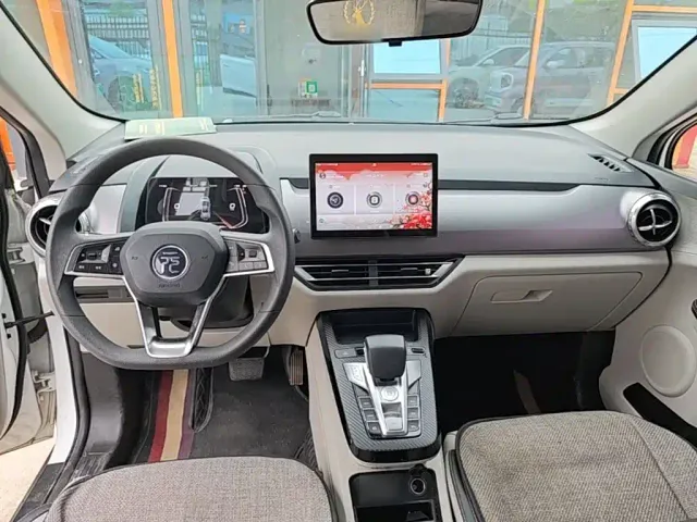 BYD Yuan Pro — Фото автомобиля 9