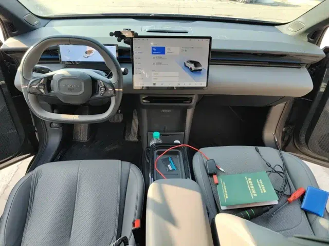 Lynk & Co Z20 — Фото автомобиля 10