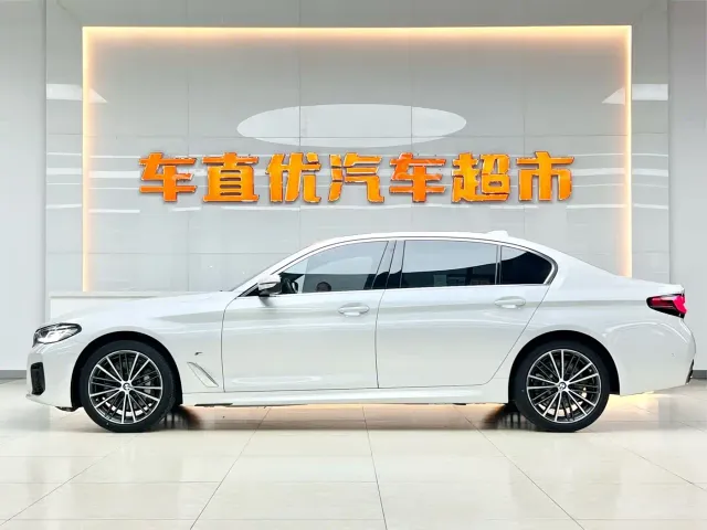 BMW 5 Series — Фото автомобиля 4