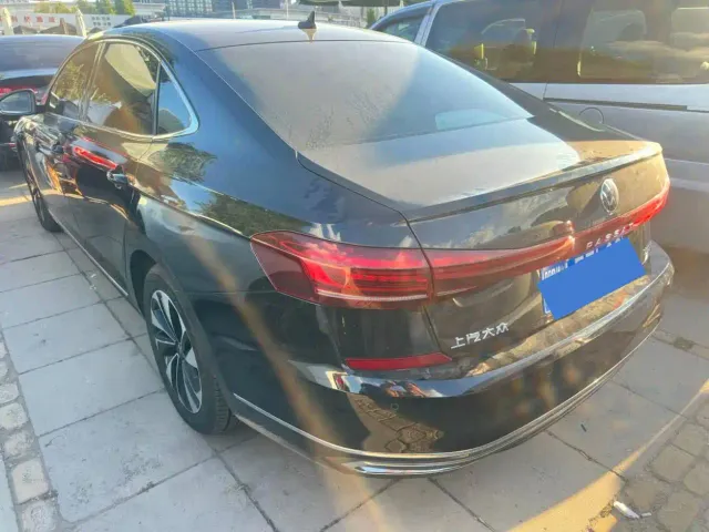 Volkswagen Passat — Фото автомобиля 4